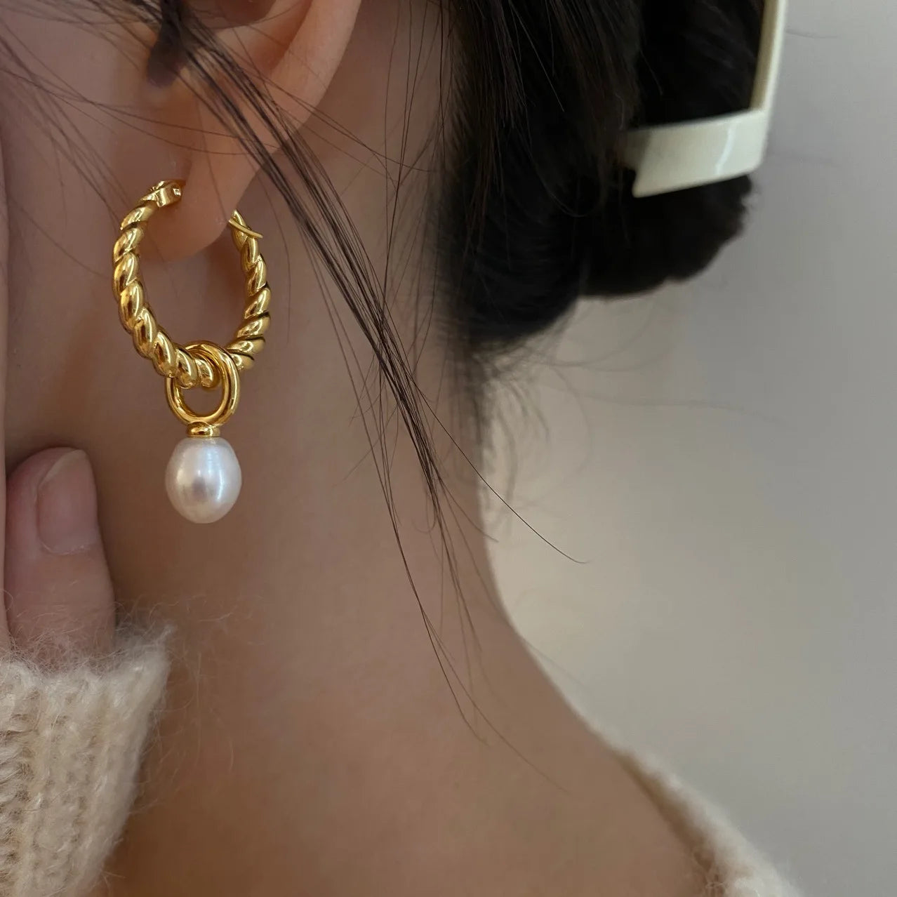 Brass Vintage Real Natural Pearl Twist Hoop Earrings Women Jewelry Party Boho T Show Gown Runway Rare Korean Japan Trendy