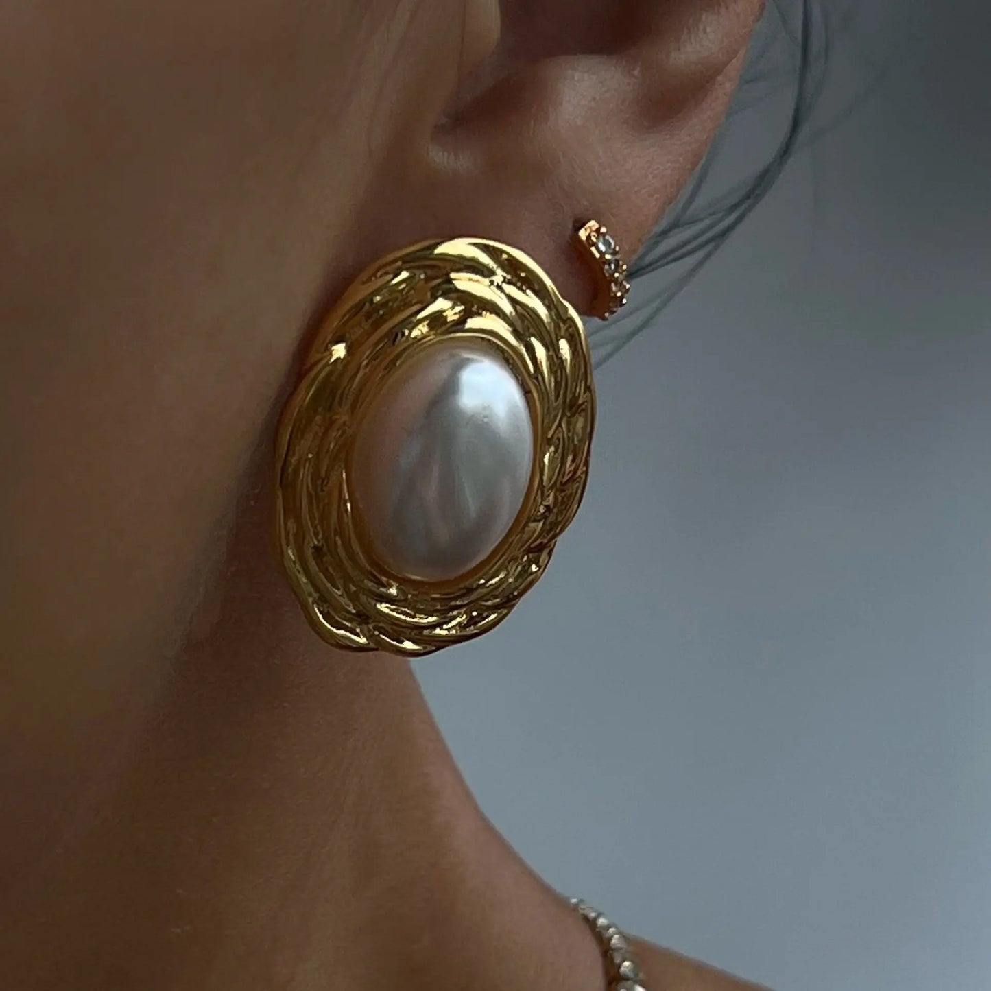 Brass Vintage Faux Pearl Hoop Earrings Women Jewelry Party Boho T Show Gown Runway Rare Korean Japan Trendy