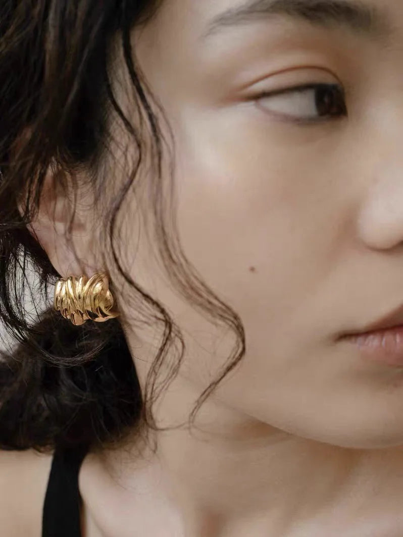 Brass With 18K Line Twist Claw Hoop Earrings Women Jewelry Punk Party T Show Gown Runway Trendy  Korean Japan Israel INS