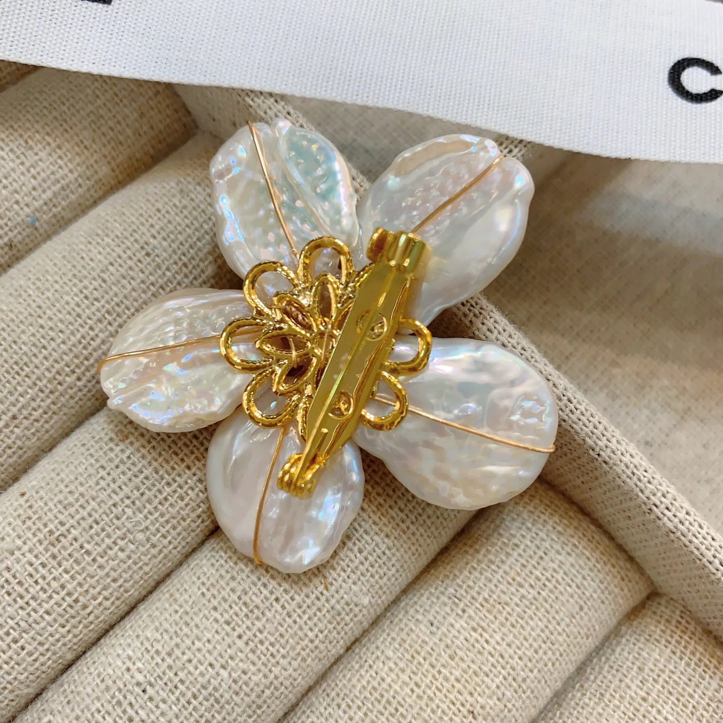Brass Retro Natural Pearl Flower Brooches Women Jewelry Punk Party T Show Gown Runway Trendy  Korean Japan Israel