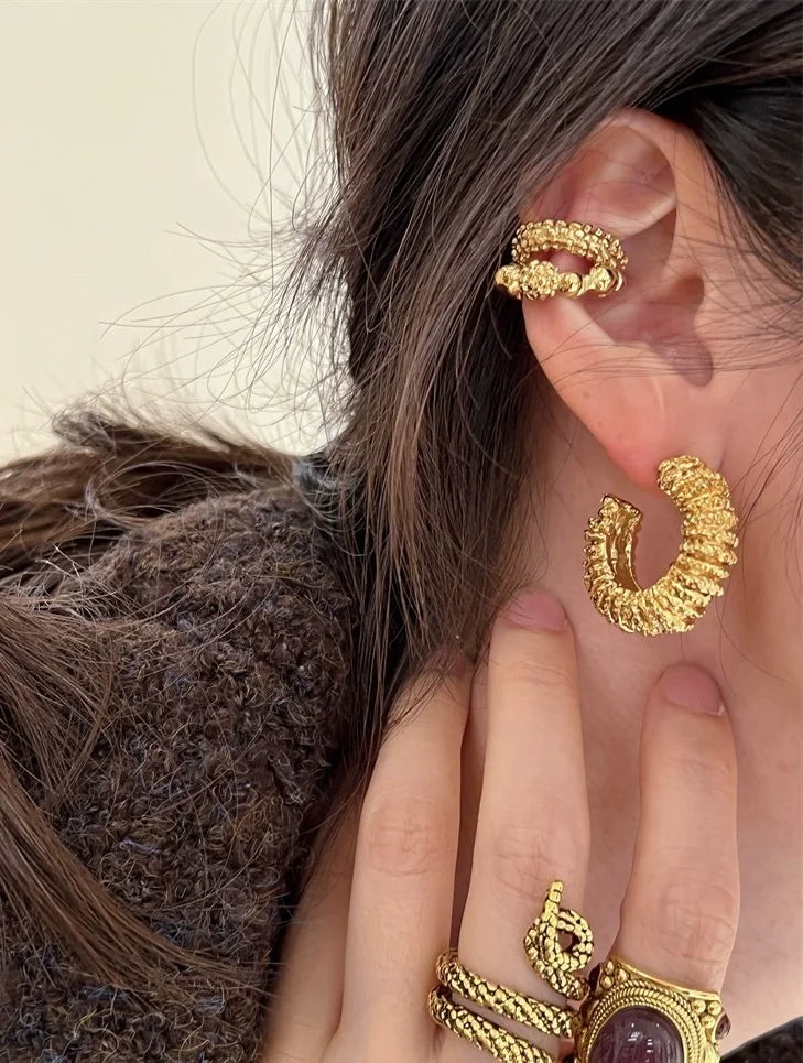 Brass With 18K Twist Cutout CC StudEarrings Punk Party Gown Runway rare Boucle d'oreille Korean Japan Style Fashion