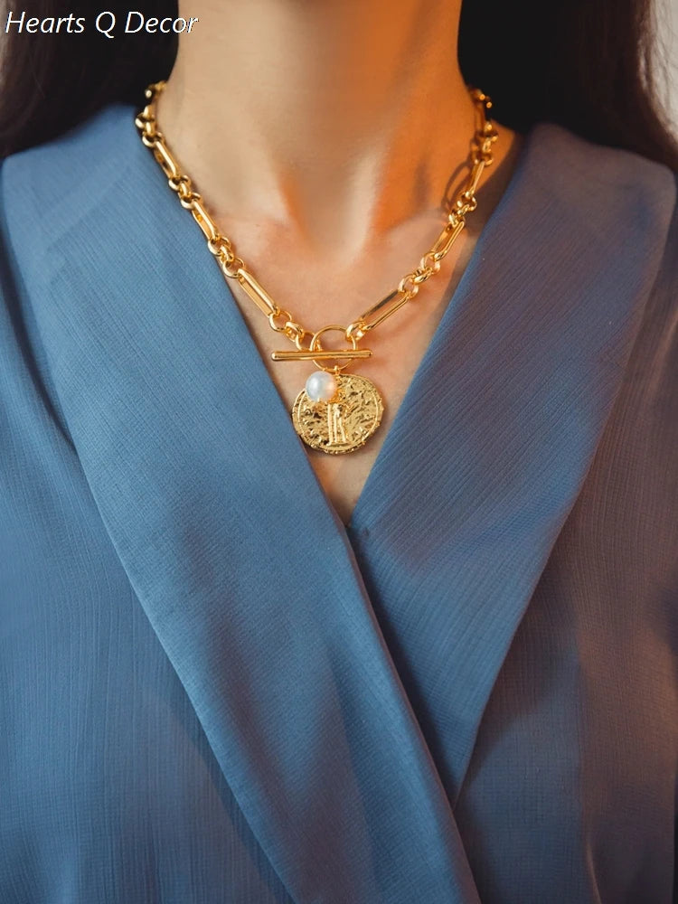 Bass Baroque Pearl Portrait Toggle OT Chain Choker Statement Necklace Punk Hiphop Designer T Show Runway Gown Sweet Boho Trendy