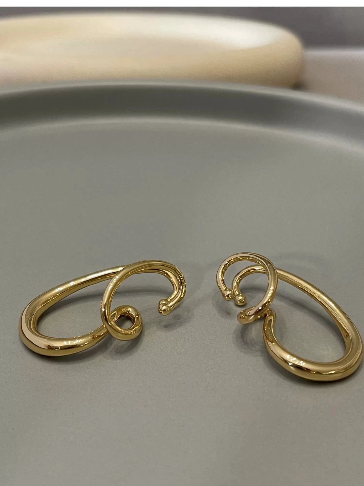 Brass With 18K Gold Twist Non Pieried Earrings Women Jewelry Punk Party Gown Runway Korean Japan INS Boho Top