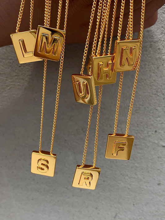 Brass With 18K Tarnish Simply 26 Letters Pendant Necklaces Women Jewelry Punk Hiphop Designer Runway OL Gown Boho Top Japan