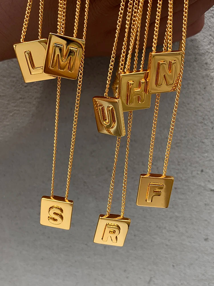 Brass With 18K Tarnish Simply 26 Letters Pendant Necklaces Women Jewelry Punk Hiphop Designer Runway OL Gown Boho Top Japan