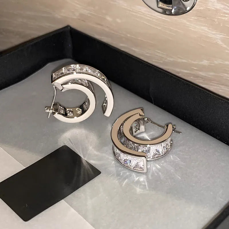 Brass Rhinestoned Twist Stud Earrings Women Jewelry Punk Party T Show Gown Runway Trendy  Korean Japan INS