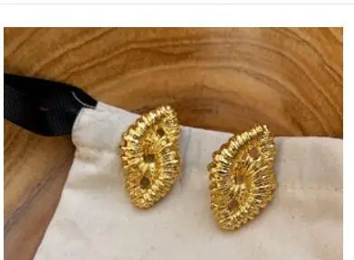 Brass With 18K Twist Cutout CC StudEarrings Punk Party Gown Runway rare Boucle d'oreille Korean Japan Style Fashion