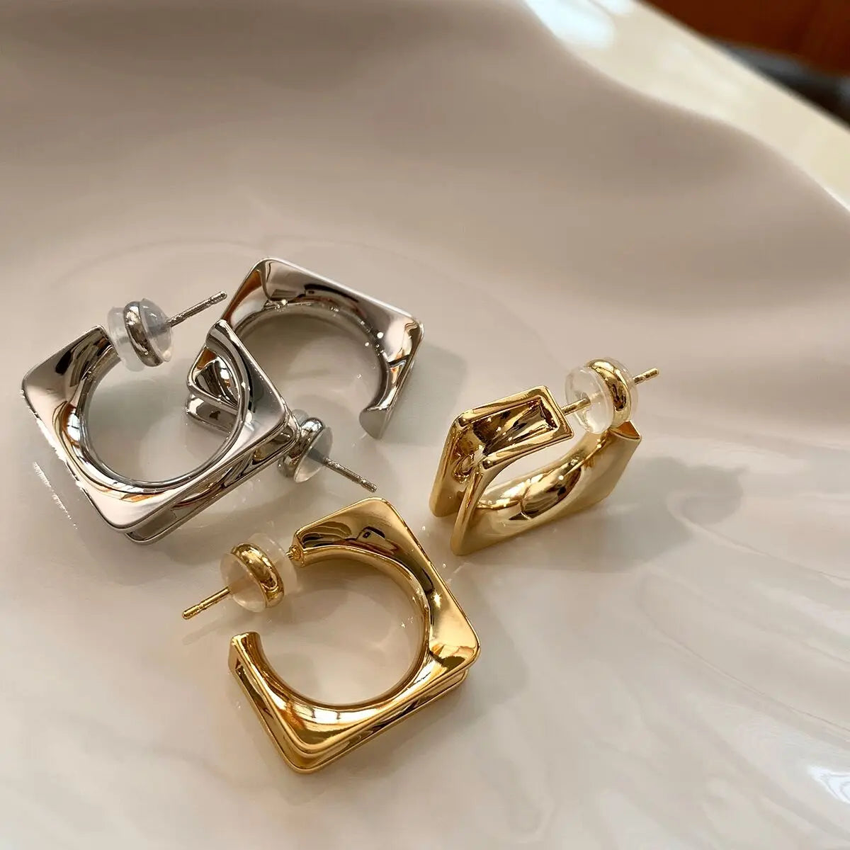 Brass With 18k Gold Hammered Square Hoops Ear Earrings Women Jewelry Party Boho T Show Gown Runway Rare Korean Japan Trendy INS