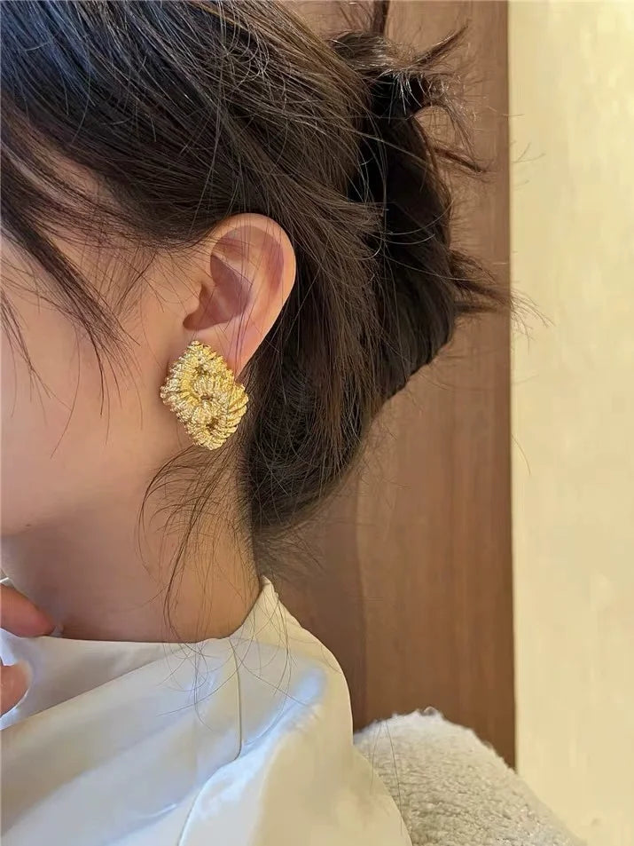 Brass With 18K Twist Cutout CC StudEarrings Punk Party Gown Runway rare Boucle d'oreille Korean Japan Style Fashion