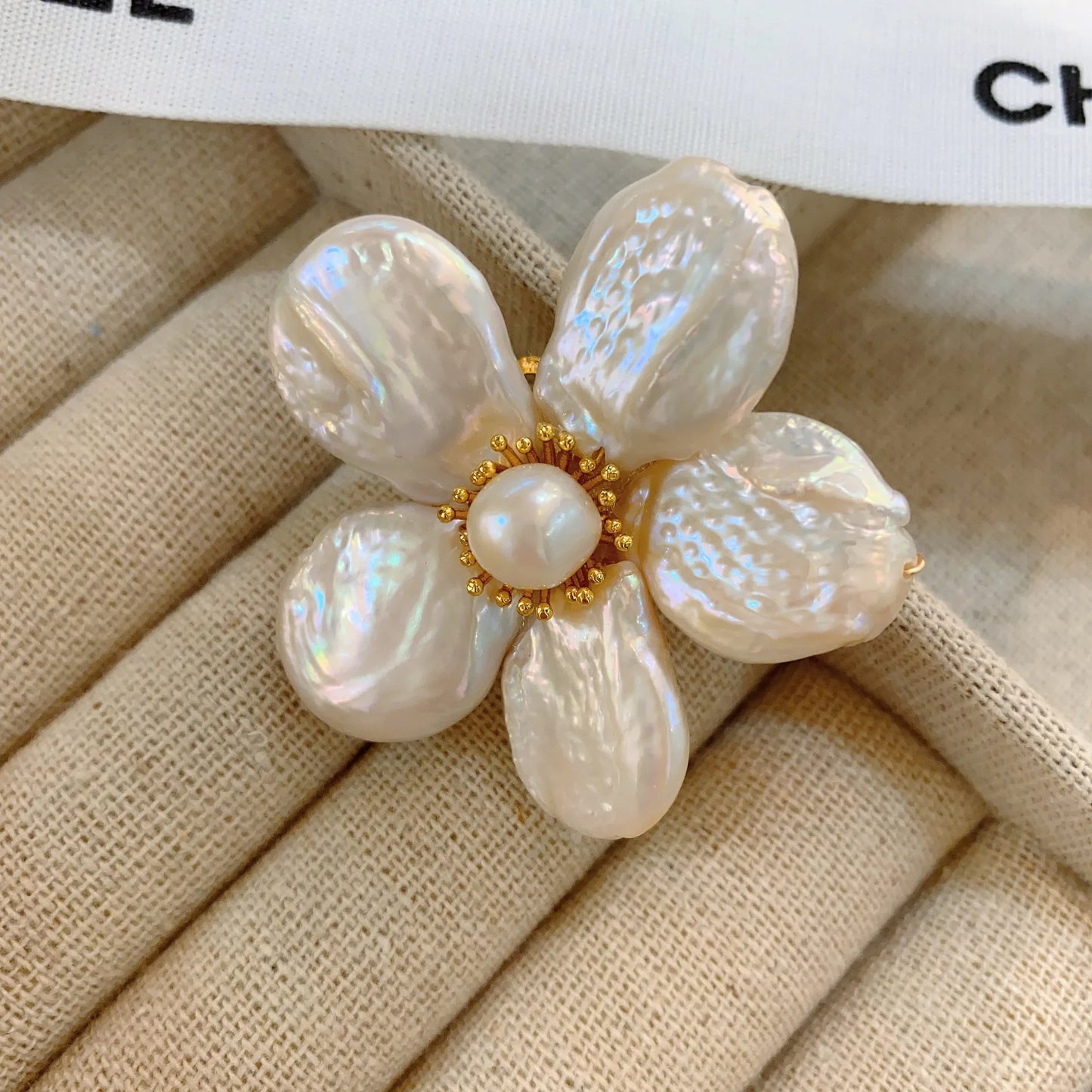Brass Retro Natural Pearl Flower Brooches Women Jewelry Punk Party T Show Gown Runway Trendy  Korean Japan Israel