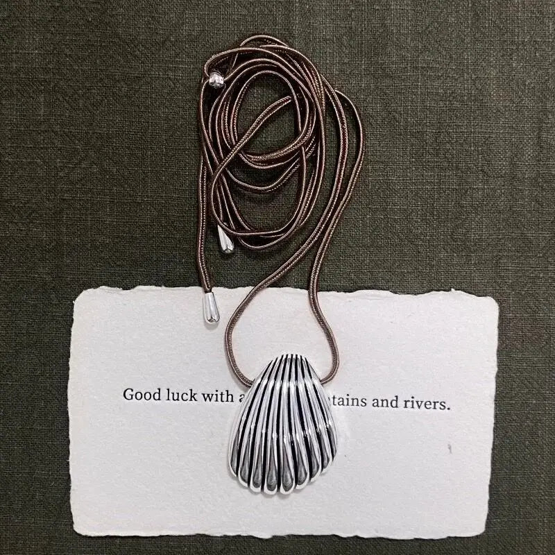 Brass Rope Chain Shell Pendant Necklace Women Jewelry Punk Designer Runway Rare Gown Boho Japan Korean