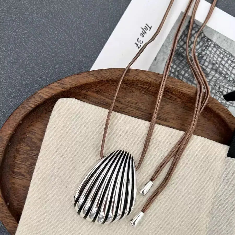 Brass Rope Chain Shell Pendant Necklace Women Jewelry Punk Designer Runway Rare Gown Boho Japan Korean