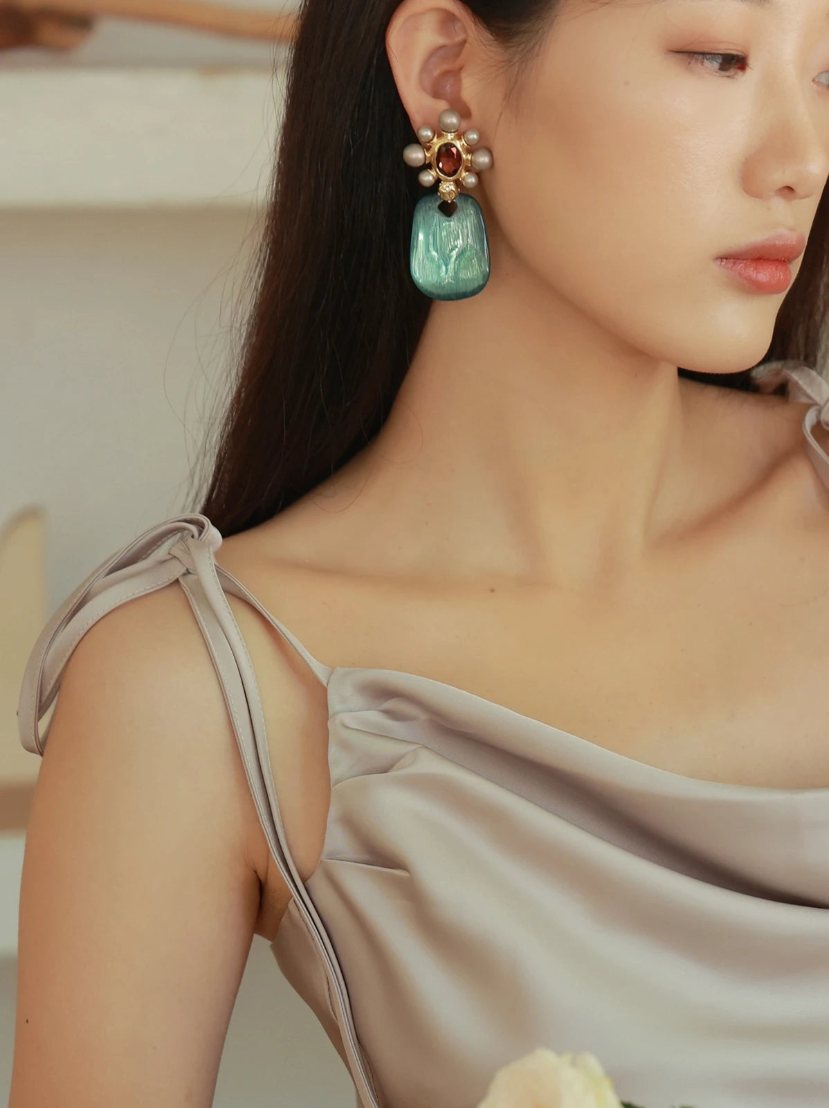 Vintage Style Green Pearl Flower Clip Earrings Women Jewelry Party Boho T Show Gown Runway Rare Korean Japan INS