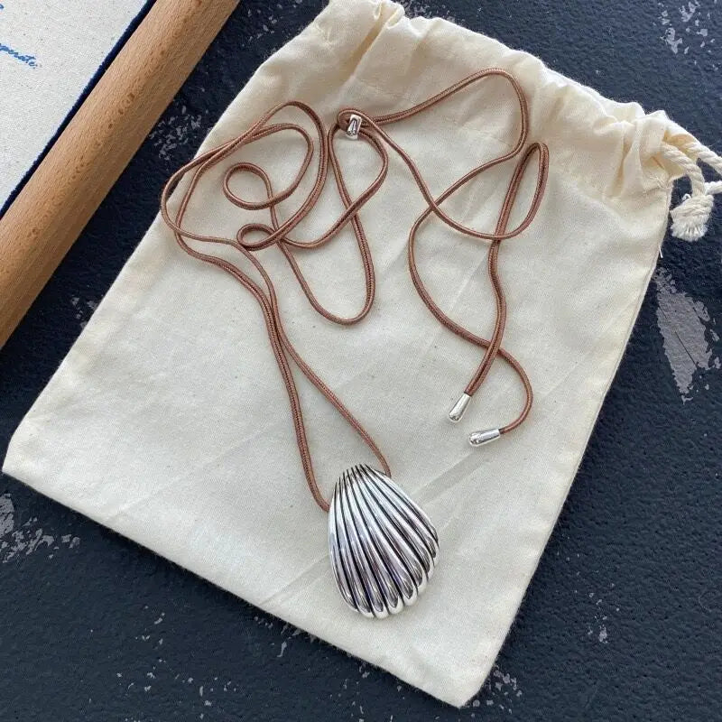 Brass Rope Chain Shell Pendant Necklace Women Jewelry Punk Designer Runway Rare Gown Boho Japan Korean