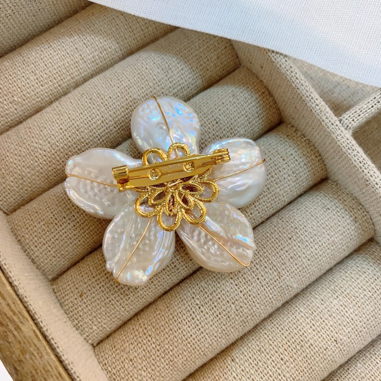 Brass Retro Natural Pearl Flower Brooches Women Jewelry Punk Party T Show Gown Runway Trendy  Korean Japan Israel