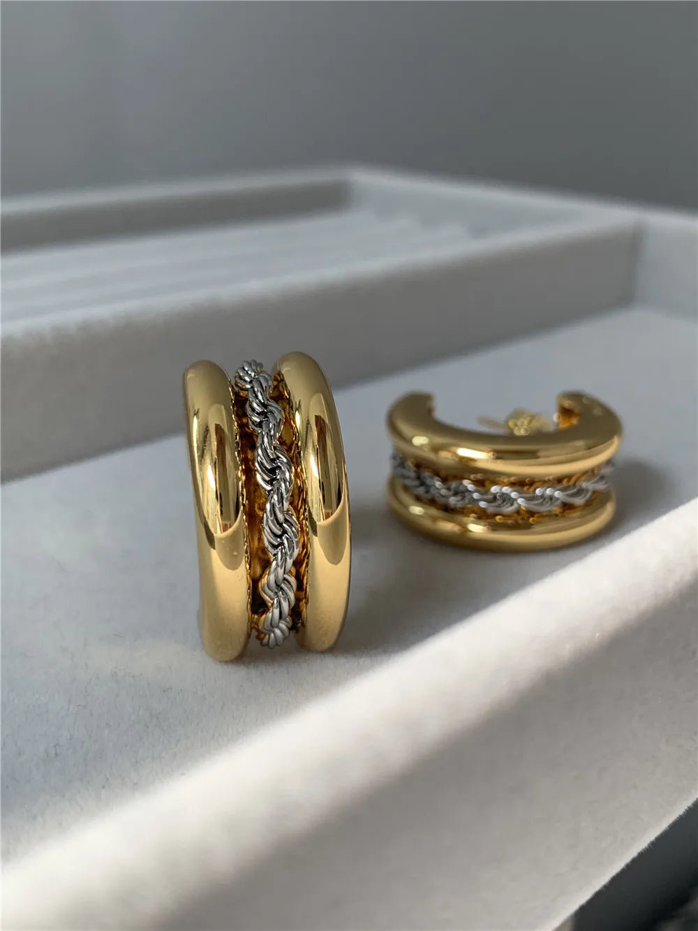 Brass With 18k Gold 2 Tone Chained Twist Drop Earrings Women Jewelry Party T Show Gown Runway Rare Korean Japan Trendy INS