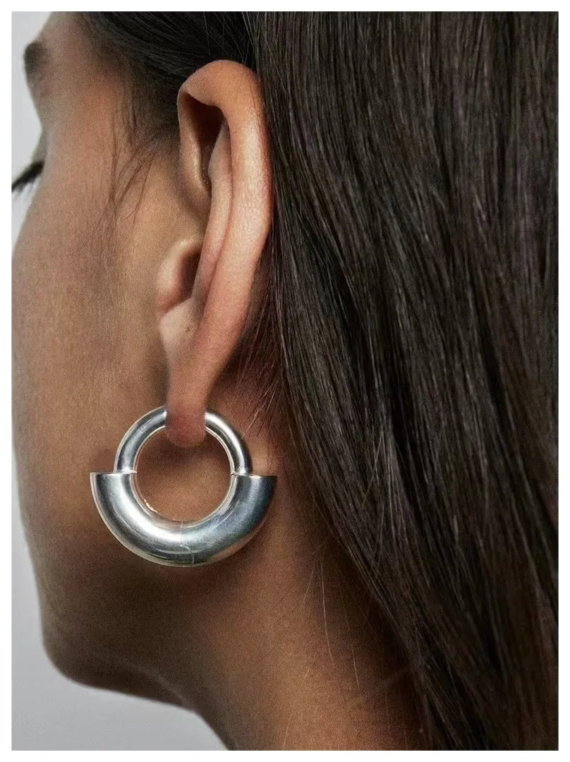 Brass With 18K Small Size Twist Claw Hoop Earrings Women Jewelry Punk Party T Show Gown Runway Trendy  Korean Japan Israel INS
