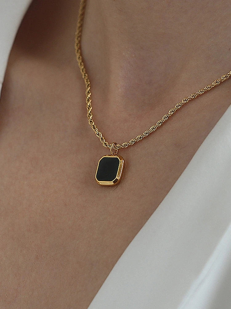 Titanium With 18K Gold Twrist Chain Black Stone Necklace Women Jewelry Punk Party T Show Runway Designer Club Japan Korean INS