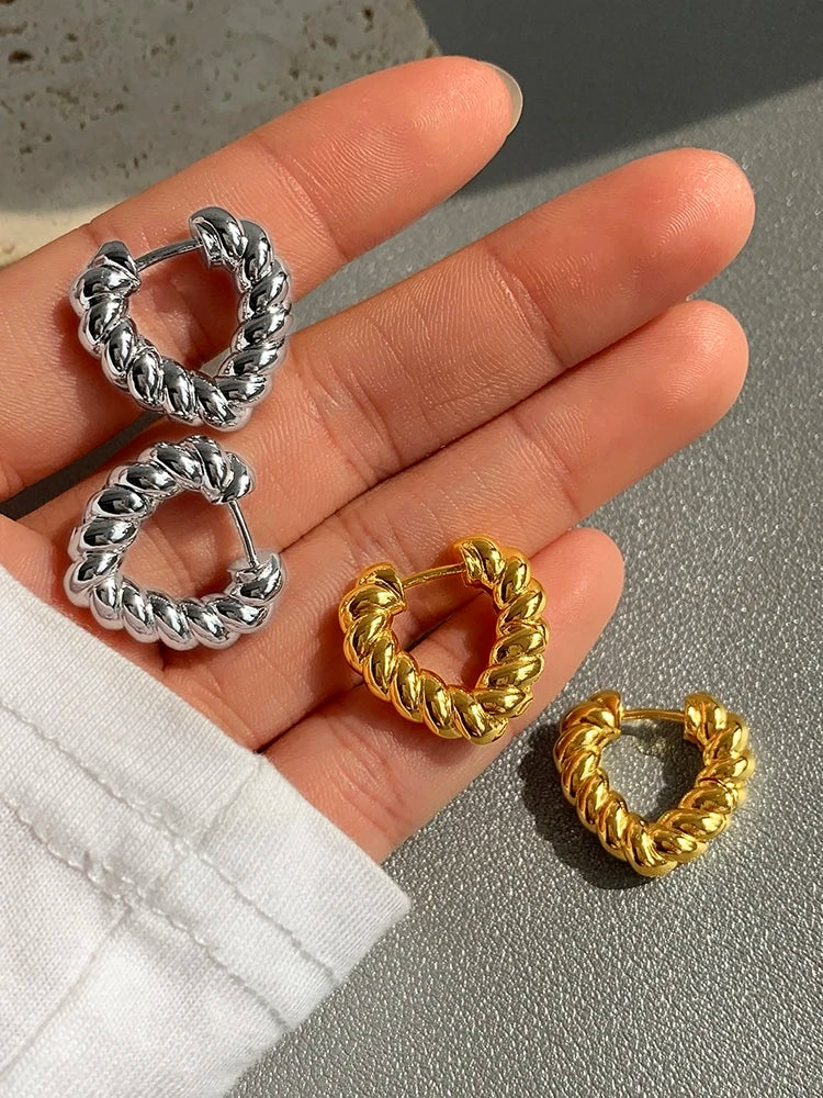 Brass With 18k Gold Cute Size Heart Stud  Earrings Women Jewelry Party Boho T Show Gown Runway  Party Rare Korean Japan Trendy