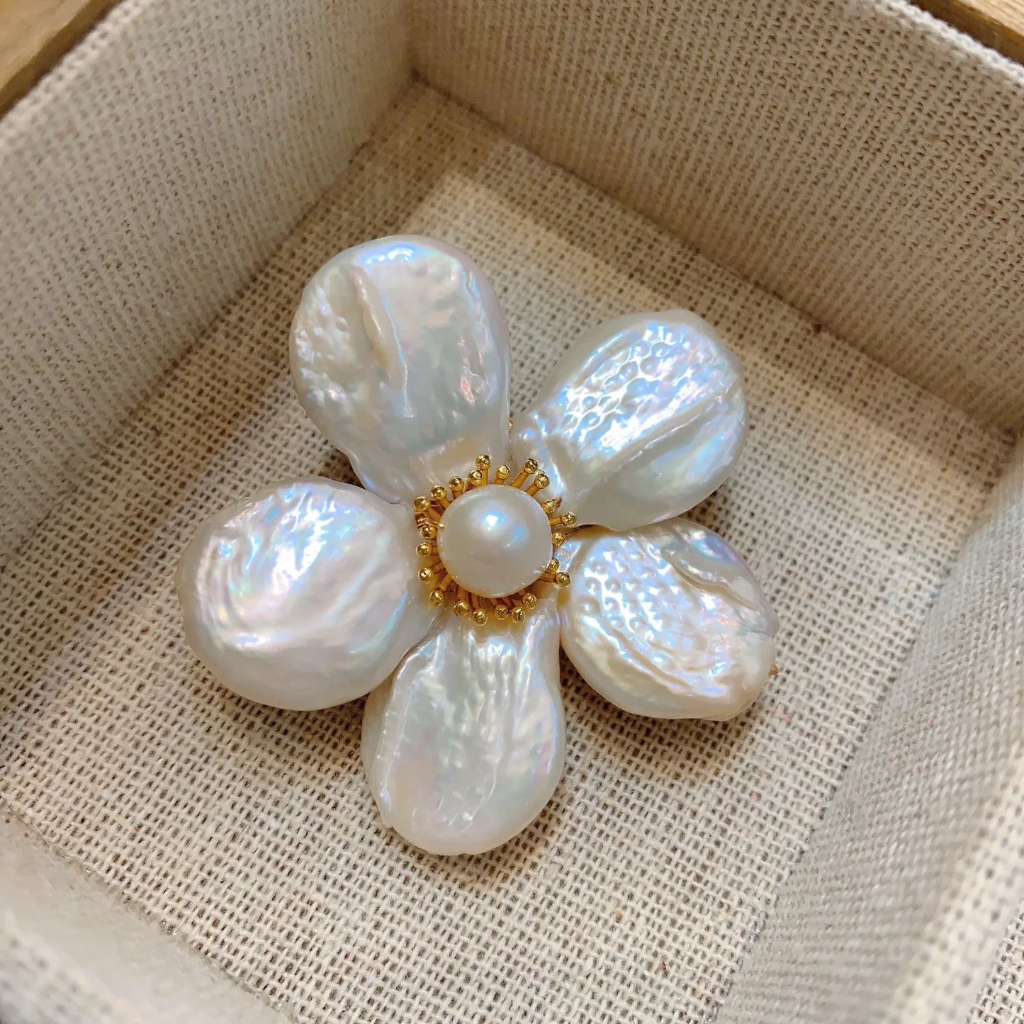 Brass Retro Natural Pearl Flower Brooches Women Jewelry Punk Party T Show Gown Runway Trendy  Korean Japan Israel