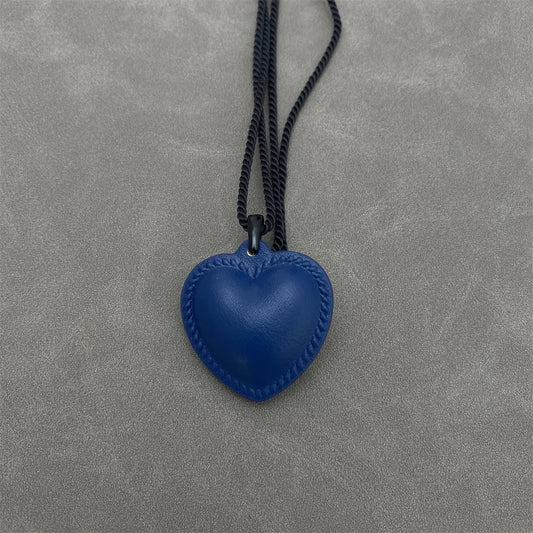Rode Chain Black Leather Heart Pendant Necklace Women Jewelry Punk Designer Runway Rare Gown Boho Japan Korean
