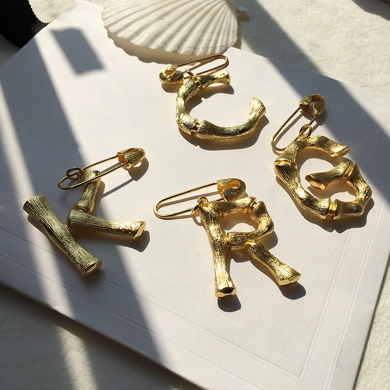 Brass With 18K Stuning 26 Letters Brooches Pins Women Jewelry Punk Party T Show Gown Runway Trendy  Korean Japan Israel