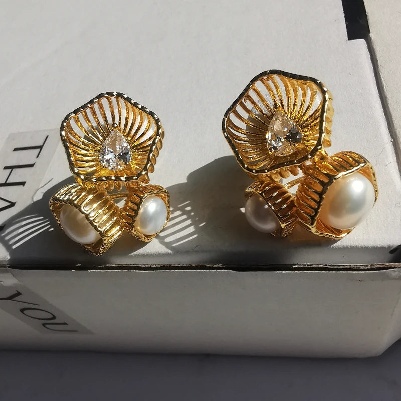 Brass Retro Freshwater Pearl Flower Stud Earrings Women Jewelry Punk Party T Show Gown Runway Korean Japan INS